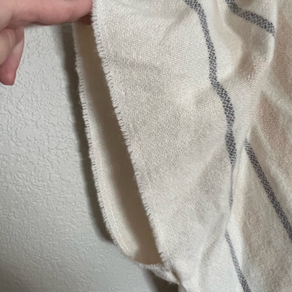 NWOT LOFT Cream wrap - Picture 4 of 6